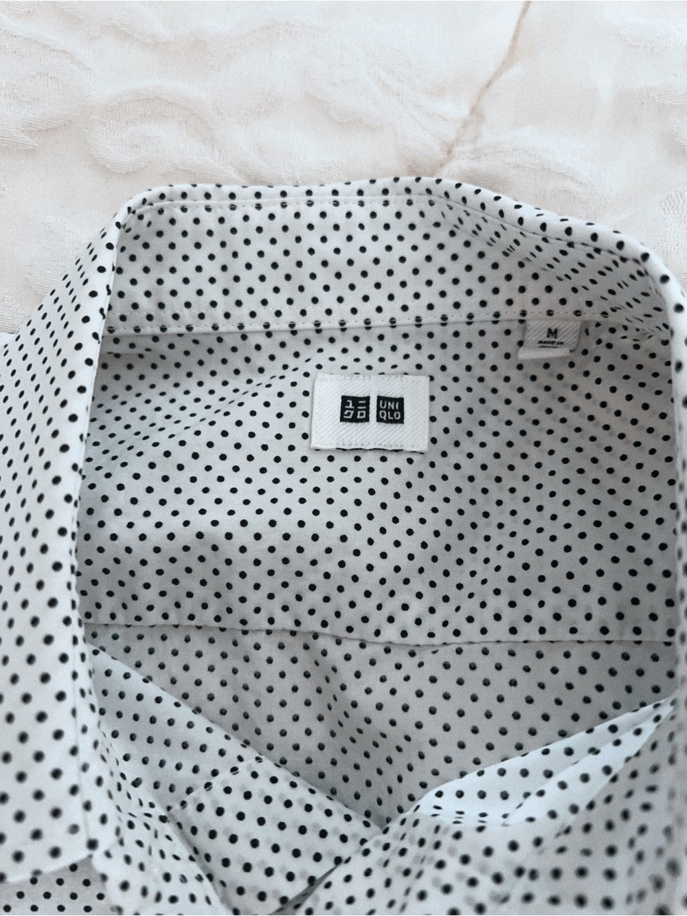 Uniqlo Men’s White Button-Down Shirt with Black Polka Dots